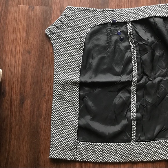 Chic One-of-a-kind Wool Wrap Skirt - Picture 4 of 7